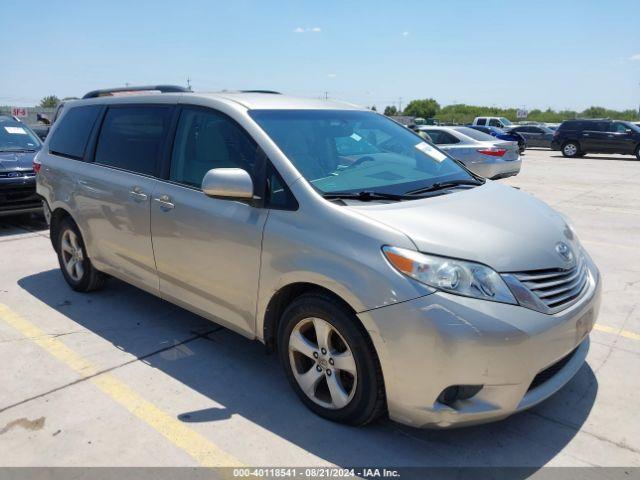  Salvage Toyota Sienna