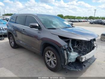  Salvage Toyota Highlander