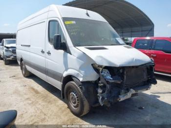  Salvage Mercedes-Benz Sprinter 2500