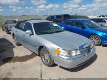  Salvage Lincoln Towncar