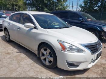  Salvage Nissan Altima