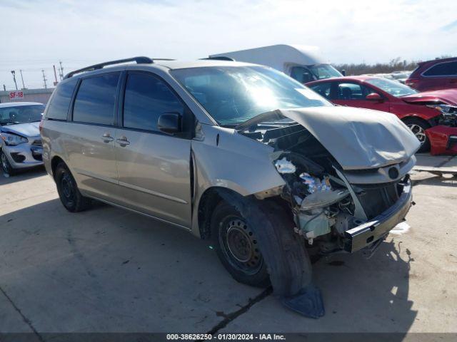  Salvage Toyota Sienna