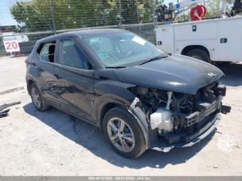  Salvage Nissan Kicks