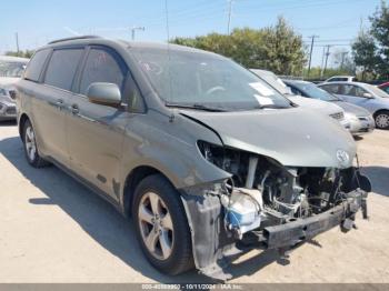  Salvage Toyota Sienna