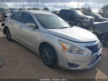  Salvage Nissan Altima