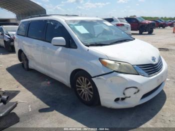  Salvage Toyota Sienna