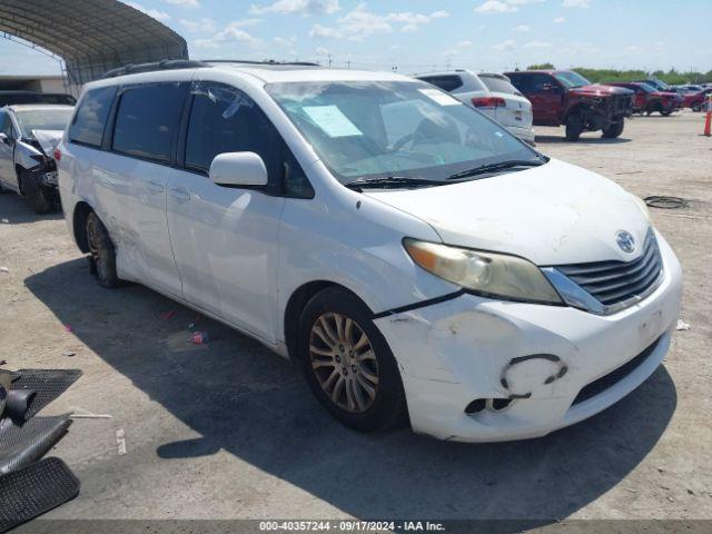  Salvage Toyota Sienna