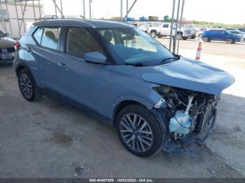  Salvage Nissan Kicks