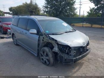  Salvage Toyota Sienna