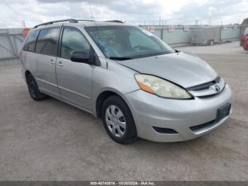  Salvage Toyota Sienna