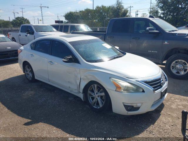  Salvage Nissan Altima