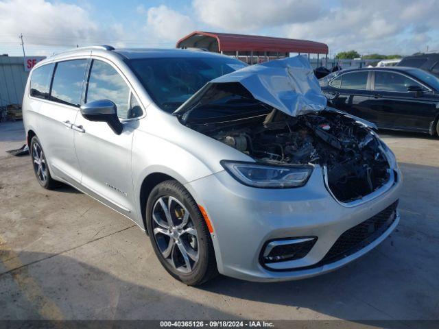  Salvage Chrysler Pacifica