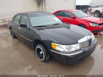  Salvage Lincoln Towncar