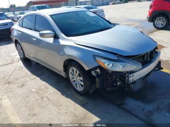  Salvage Nissan Altima