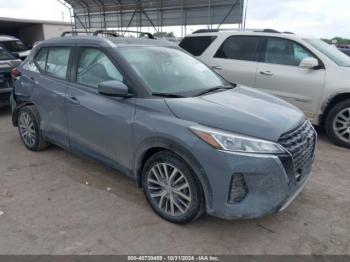  Salvage Nissan Kicks