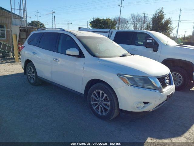  Salvage Nissan Pathfinder