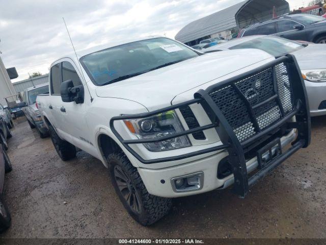  Salvage Nissan Titan