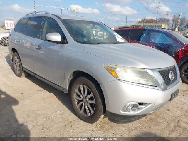  Salvage Nissan Pathfinder