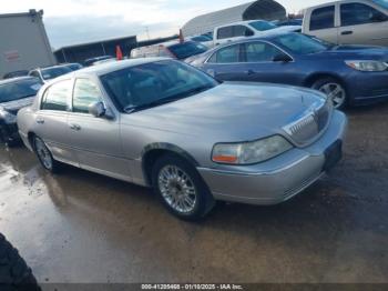  Salvage Lincoln Towncar