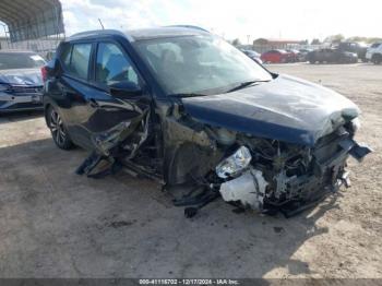  Salvage Nissan Kicks