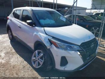  Salvage Nissan Kicks