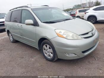  Salvage Toyota Sienna