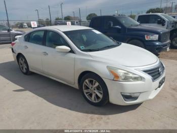  Salvage Nissan Altima