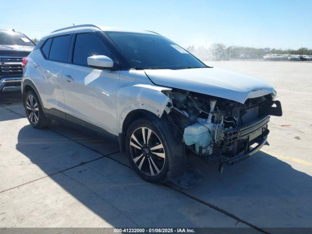  Salvage Nissan Kicks