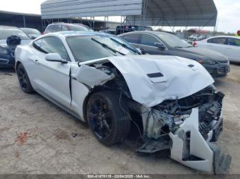  Salvage Ford Mustang