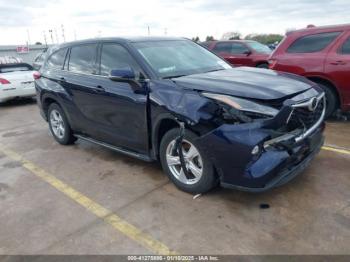  Salvage Toyota Highlander