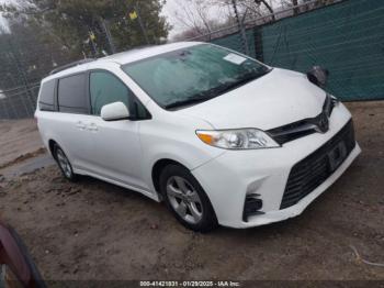  Salvage Toyota Sienna