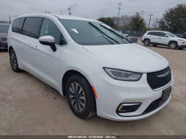  Salvage Chrysler Pacifica