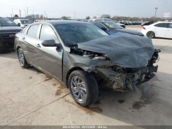  Salvage Hyundai ELANTRA
