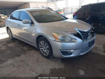  Salvage Nissan Altima