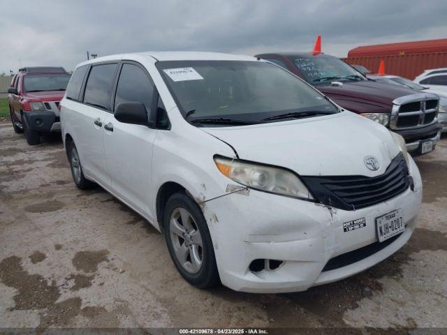  Salvage Toyota Sienna