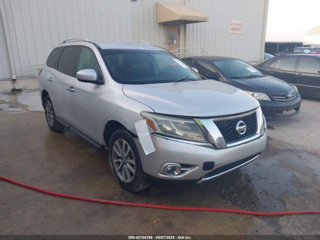  Salvage Nissan Pathfinder