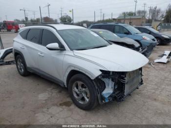  Salvage Hyundai TUCSON