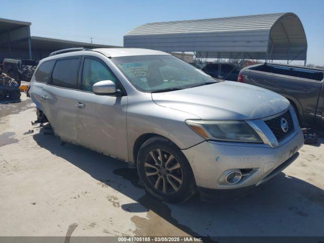  Salvage Nissan Pathfinder