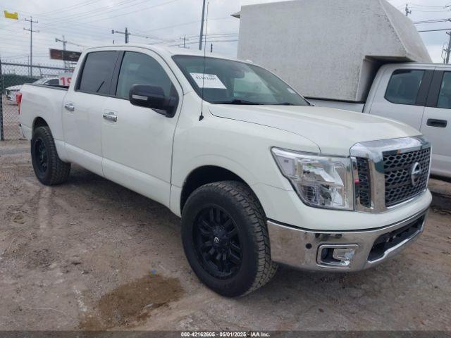  Salvage Nissan Titan