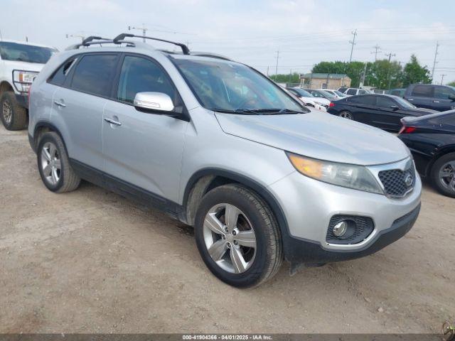  Salvage Kia Sorento