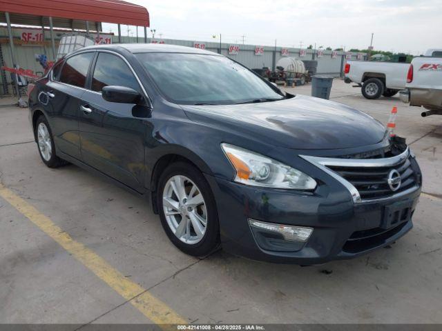  Salvage Nissan Altima