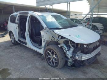  Salvage Chrysler Pacifica