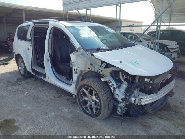  Salvage Chrysler Pacifica