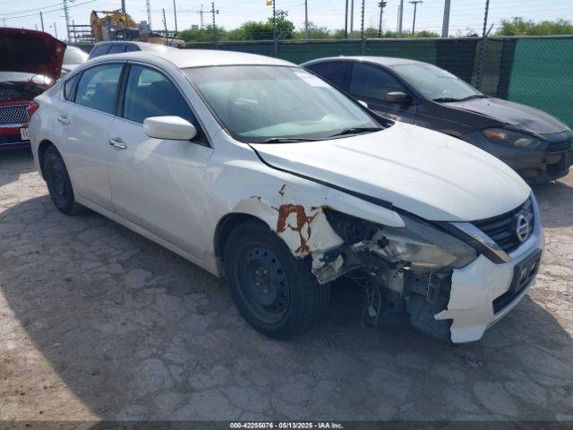  Salvage Nissan Altima