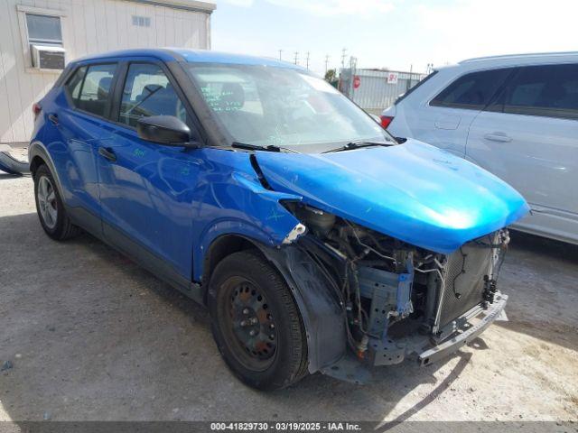  Salvage Nissan Kicks