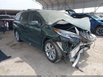  Salvage Toyota Sienna