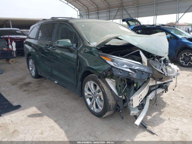  Salvage Toyota Sienna