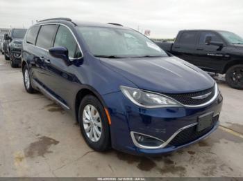  Salvage Chrysler Pacifica