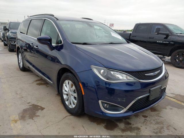  Salvage Chrysler Pacifica