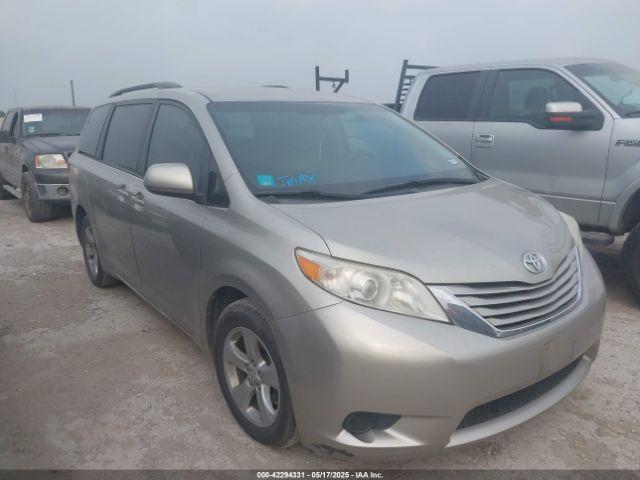  Salvage Toyota Sienna
